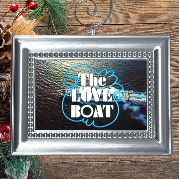 The Love Boat TV Show‎ Memorabilia Christmas Tree Ornament - Picture 1 of 3